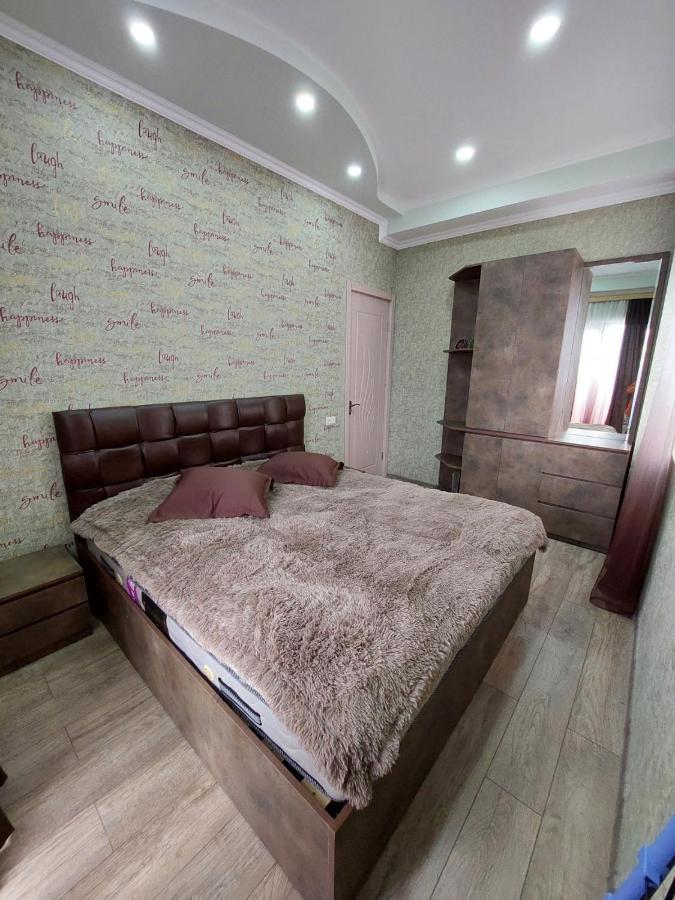 Avto'S Apartment In The Centre Of Kutaisi Exterior photo